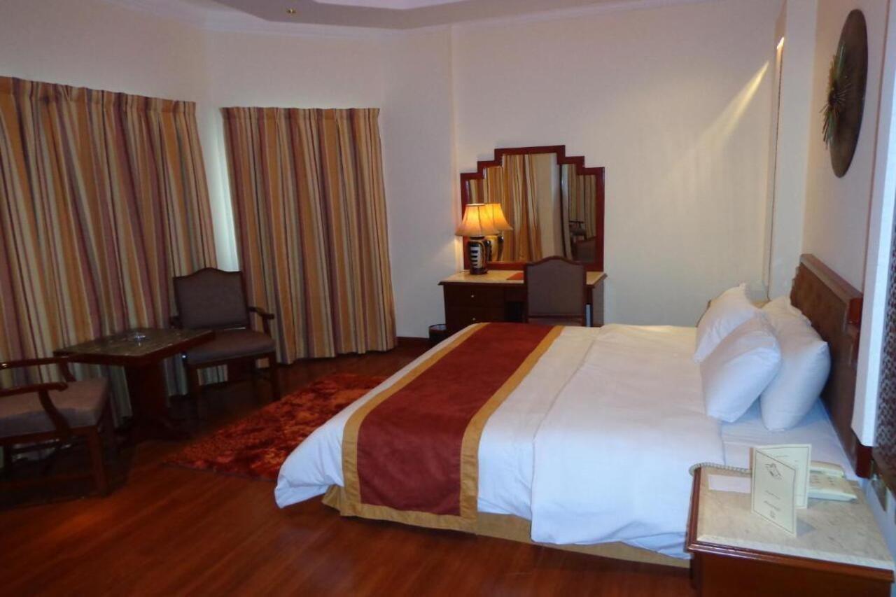 Bahrain Carlton Hotel Манама Экстерьер фото