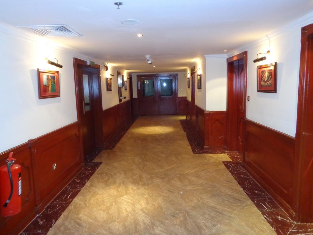 Bahrain Carlton Hotel Манама Экстерьер фото