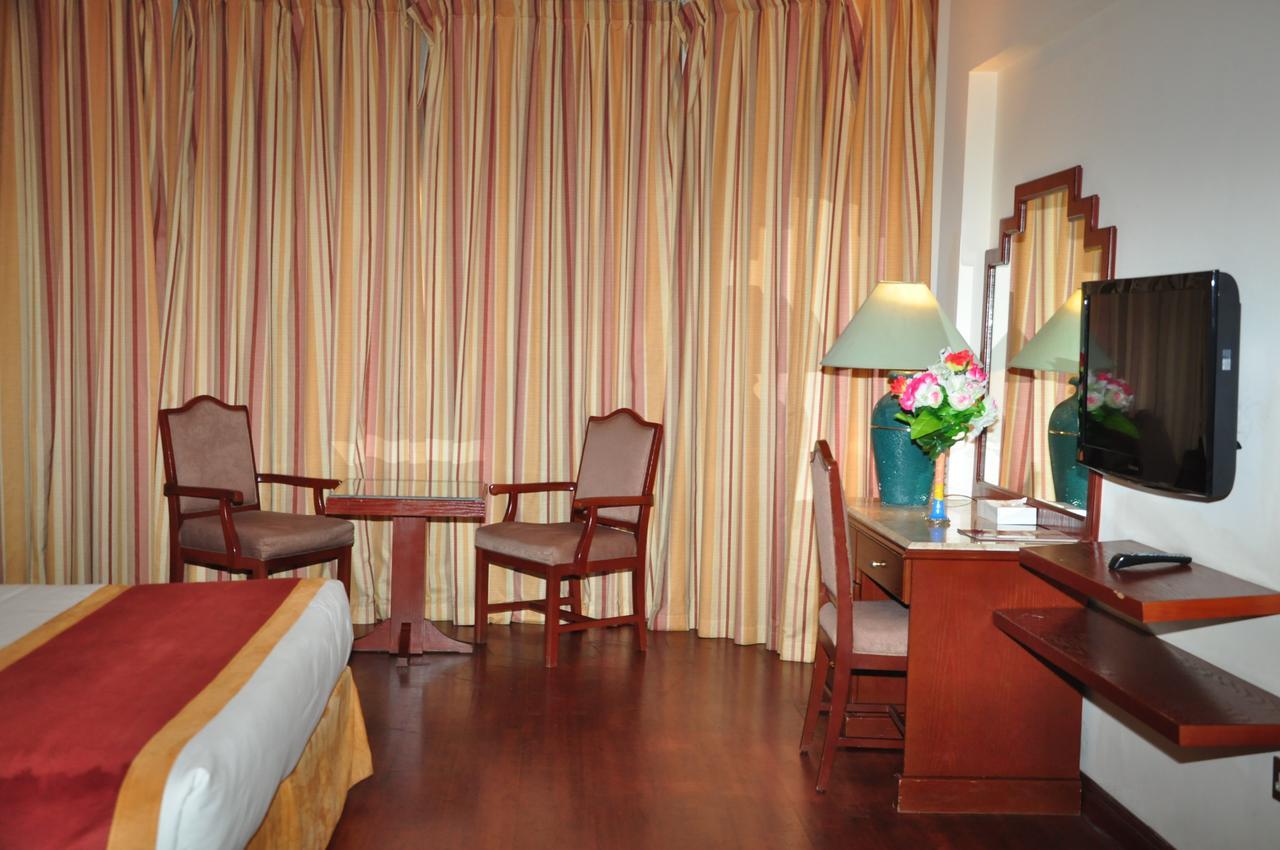 Bahrain Carlton Hotel Манама Экстерьер фото
