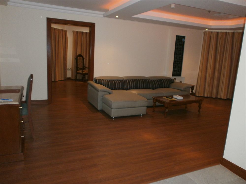 Bahrain Carlton Hotel Манама Экстерьер фото